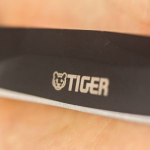 grawerowanie ostrza metalowego noża